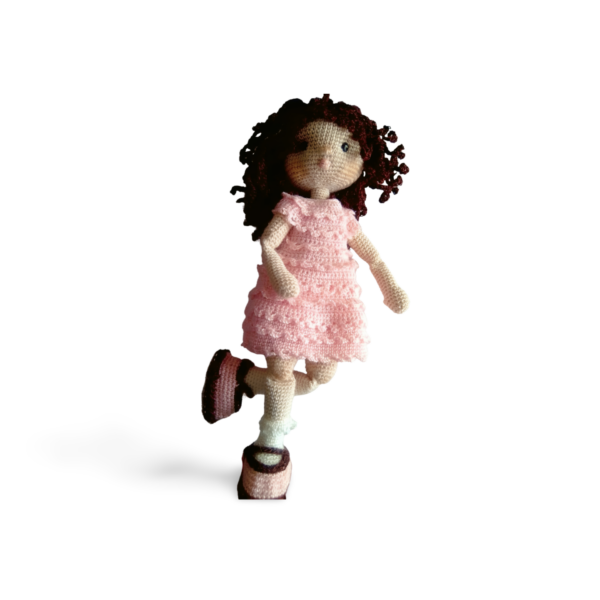 This Stunning Sweet Gurlz Selection, handmade one by one, uniquely only for Trollie. Cindy has dark brown hair and is dressed in a soft pink. Handmade with the most organic material, to ensure no allergic reactions to the harms synthetic material hold.